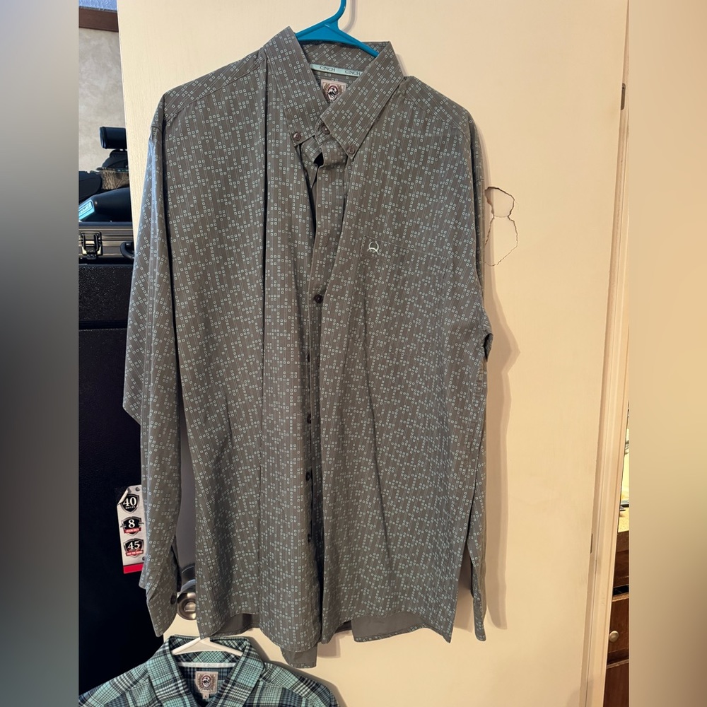 Cinch button down